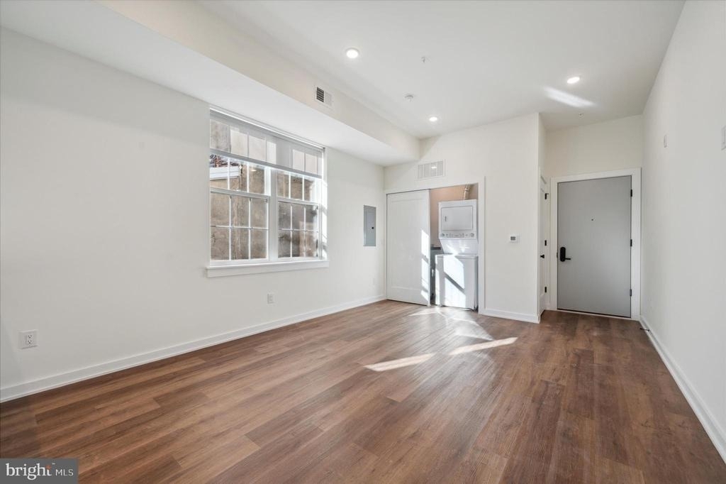 2513 N Howard Street - Photo 1