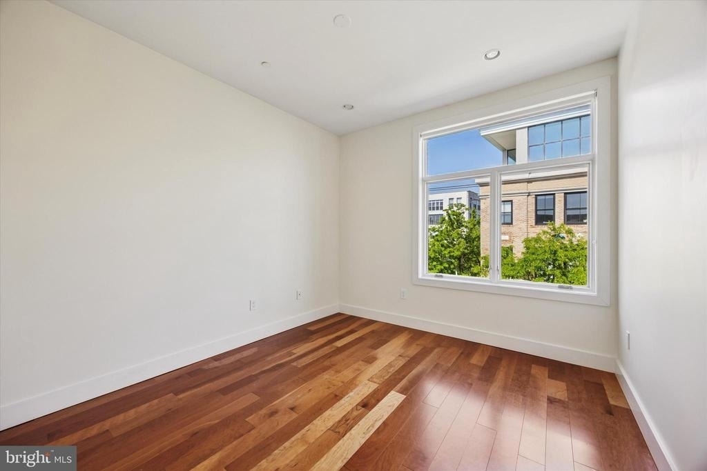 601 N 2nd Street N - Photo 8