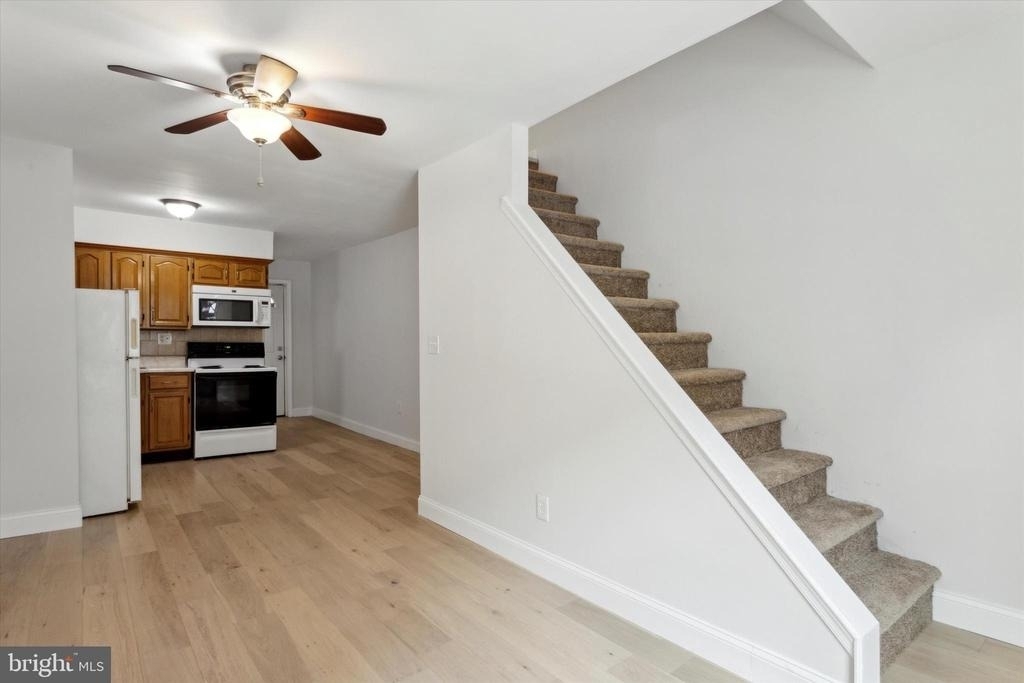 2143 E Albert Street - Photo 0