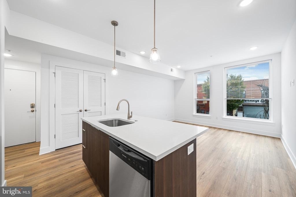 4324 Lancaster Avenue - Photo 7