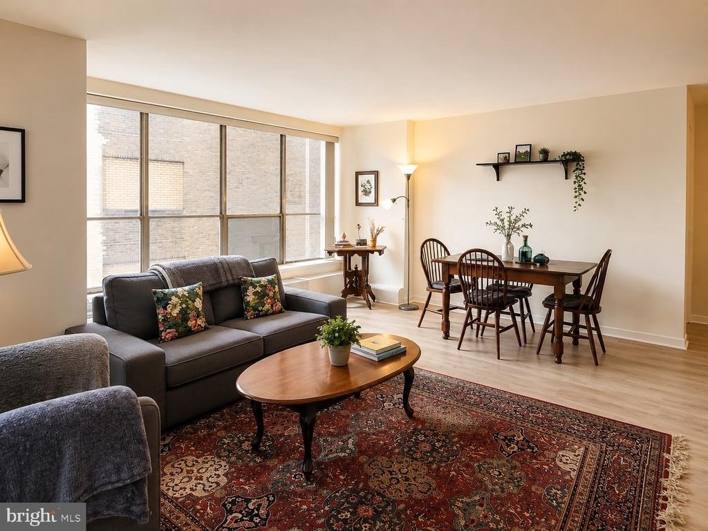 224 W Rittenhouse Square - Photo 1