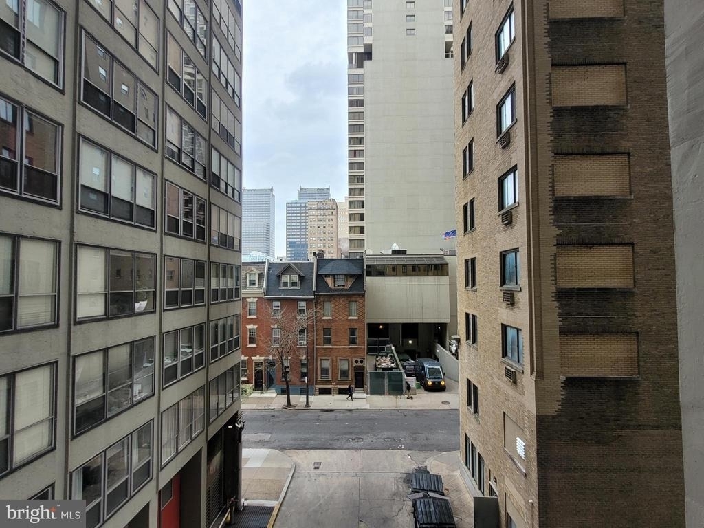 224 W Rittenhouse Square - Photo 9