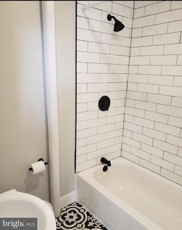 327 Race Street - Photo 4