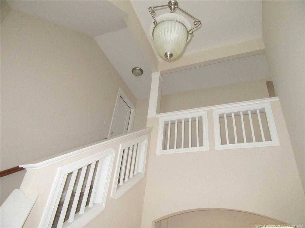 512 Rossendale Drive - Photo 6