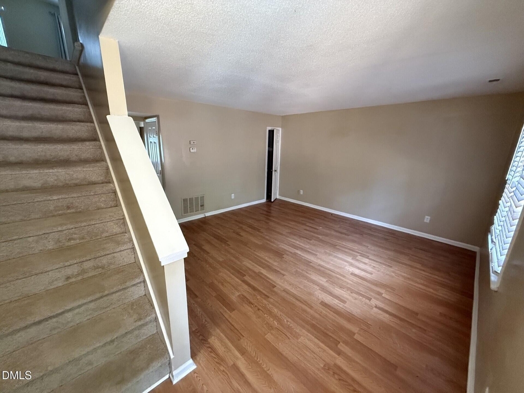 925 Hearthridge Court - Photo 1
