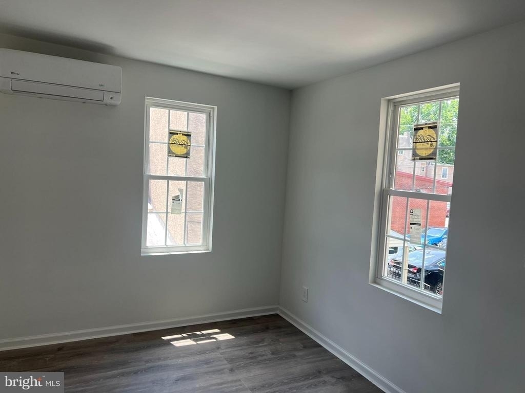625 Dekalb Street - Photo 2