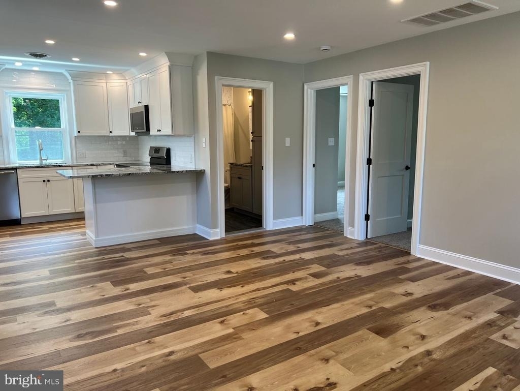 327 Garden Avenue - Photo 8