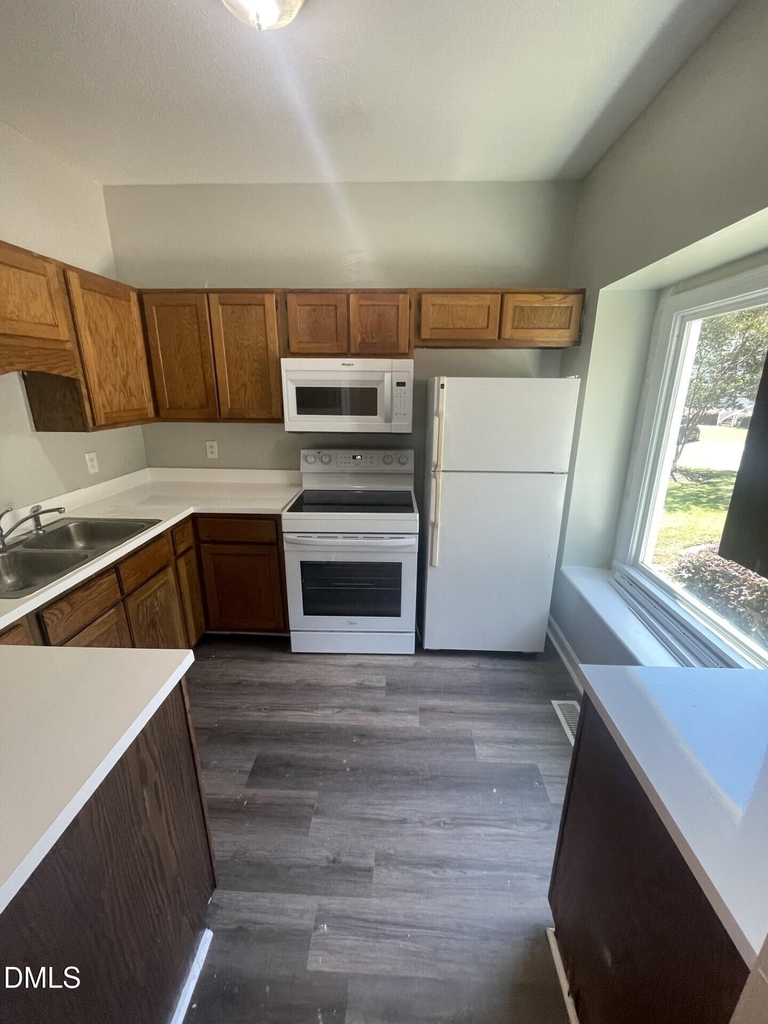 6140 Loch Laural Lane - Photo 2