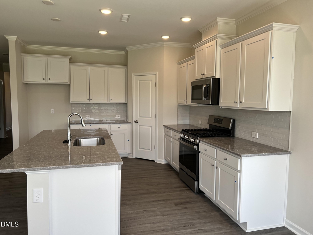 262 Streamliner Boulevard - Photo 7