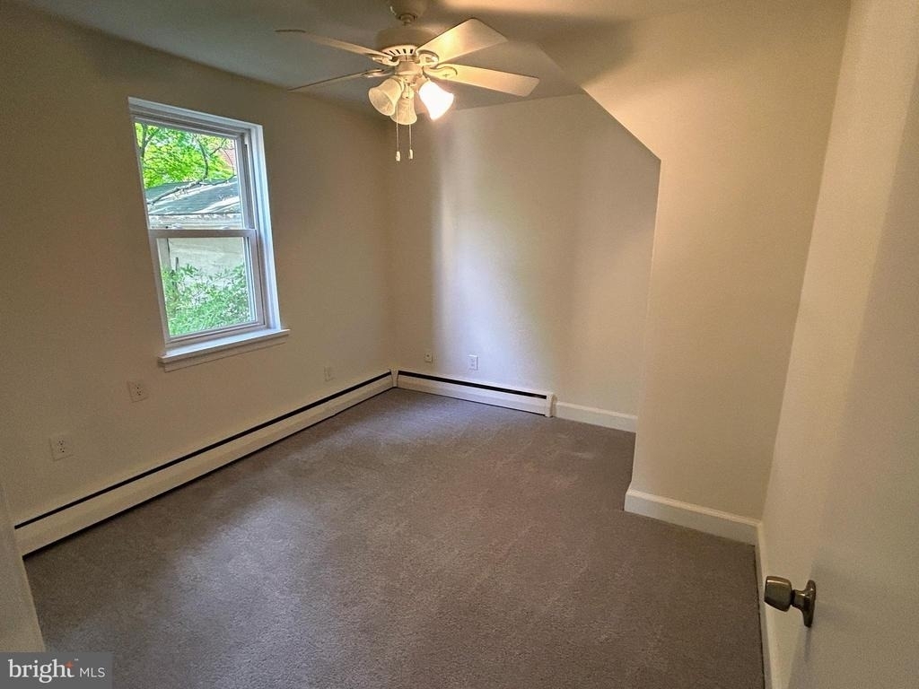 415 N Jackson Street - Photo 16