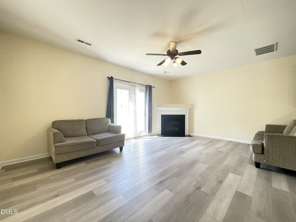 1304 Cozart - Photo 7