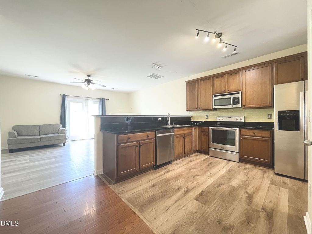 1304 Cozart - Photo 5
