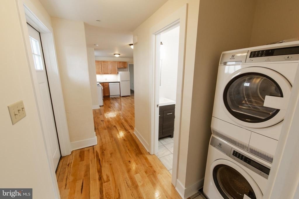 119 E Market Street - Photo 6