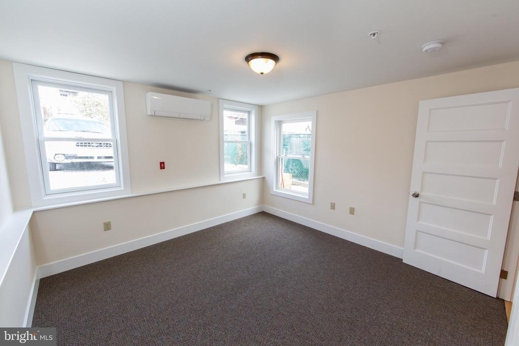 119 E Market Street - Photo 14