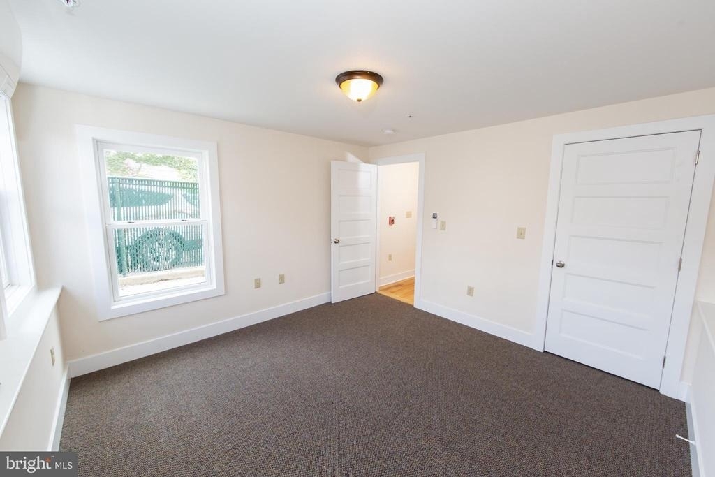 119 E Market Street - Photo 15