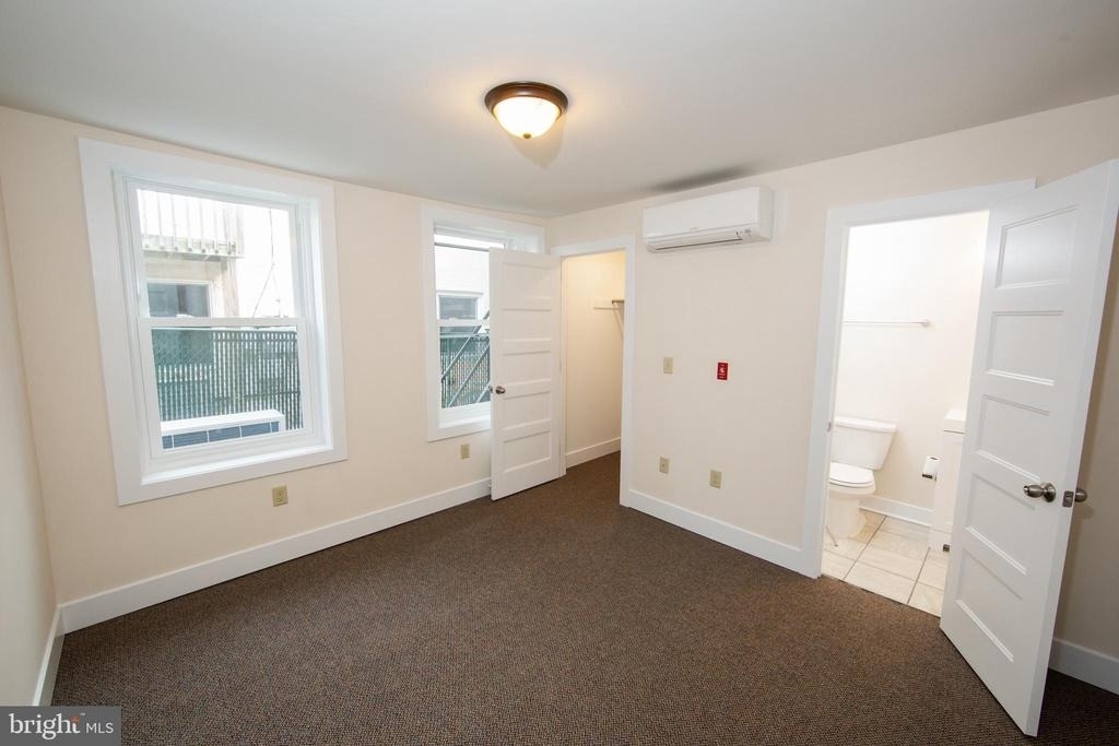 119 E Market Street - Photo 8
