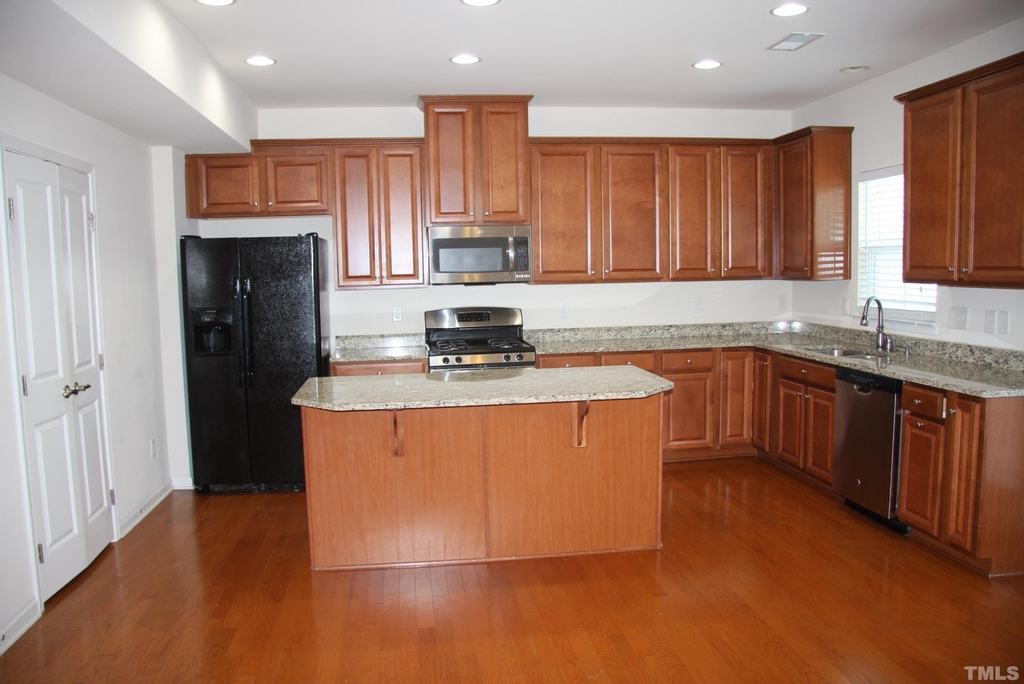 1012 Semora Lane - Photo 4