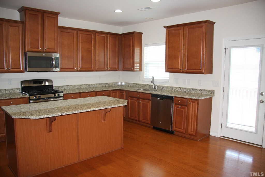 1012 Semora Lane - Photo 5