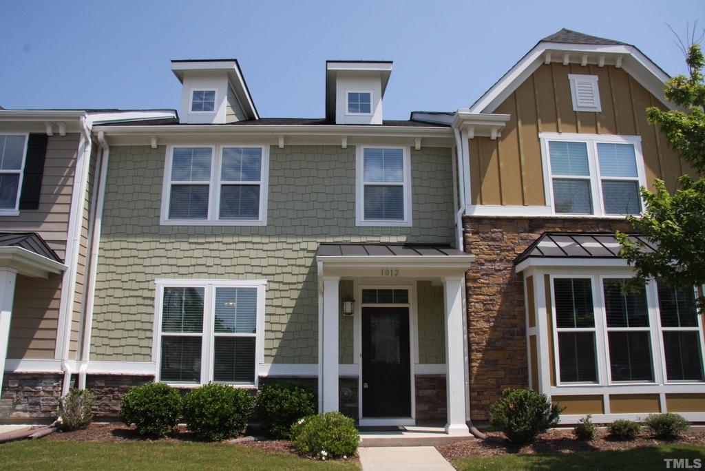 1012 Semora Lane - Photo 0