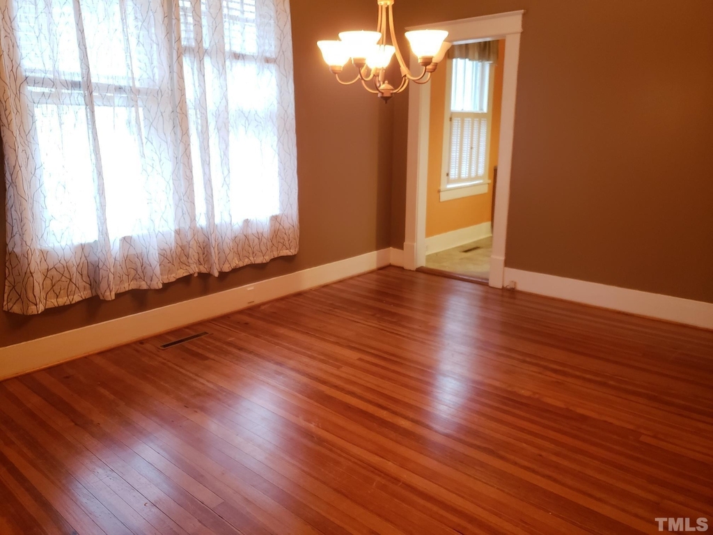 204 E Davis Street - Photo 8