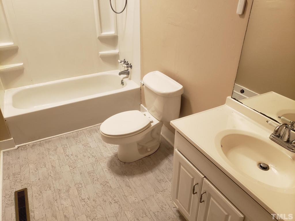 204 E Davis Street - Photo 10