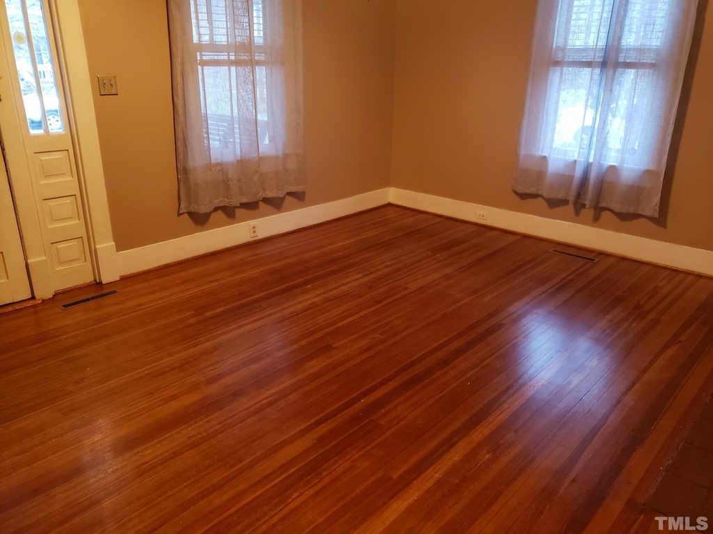 204 E Davis Street - Photo 12