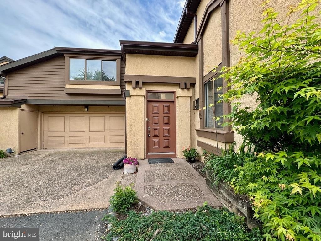 104 Sayre Dr - Photo 1