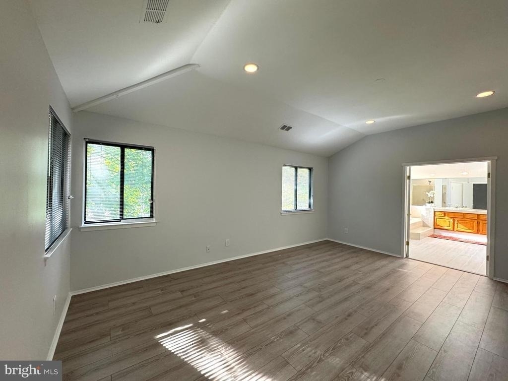 104 Sayre Dr - Photo 18
