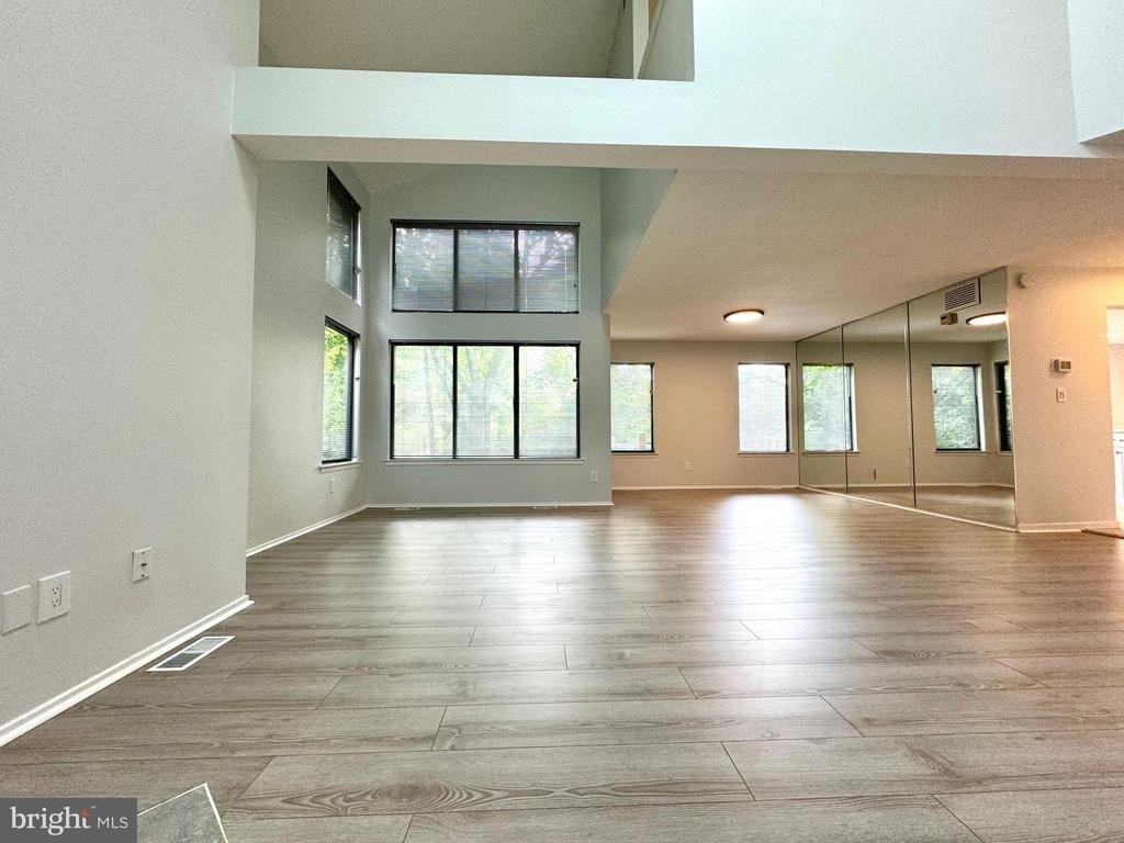 104 Sayre Dr - Photo 4