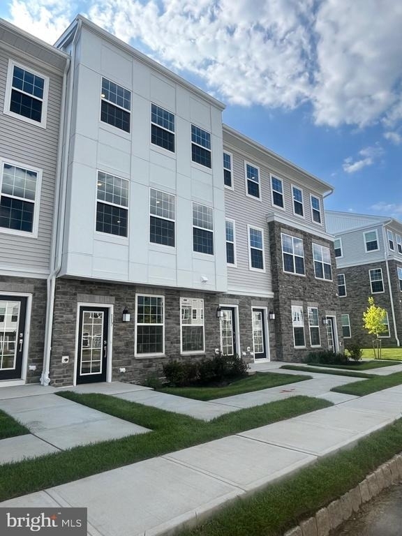 119 Stoutsburg Blvd - Photo 0