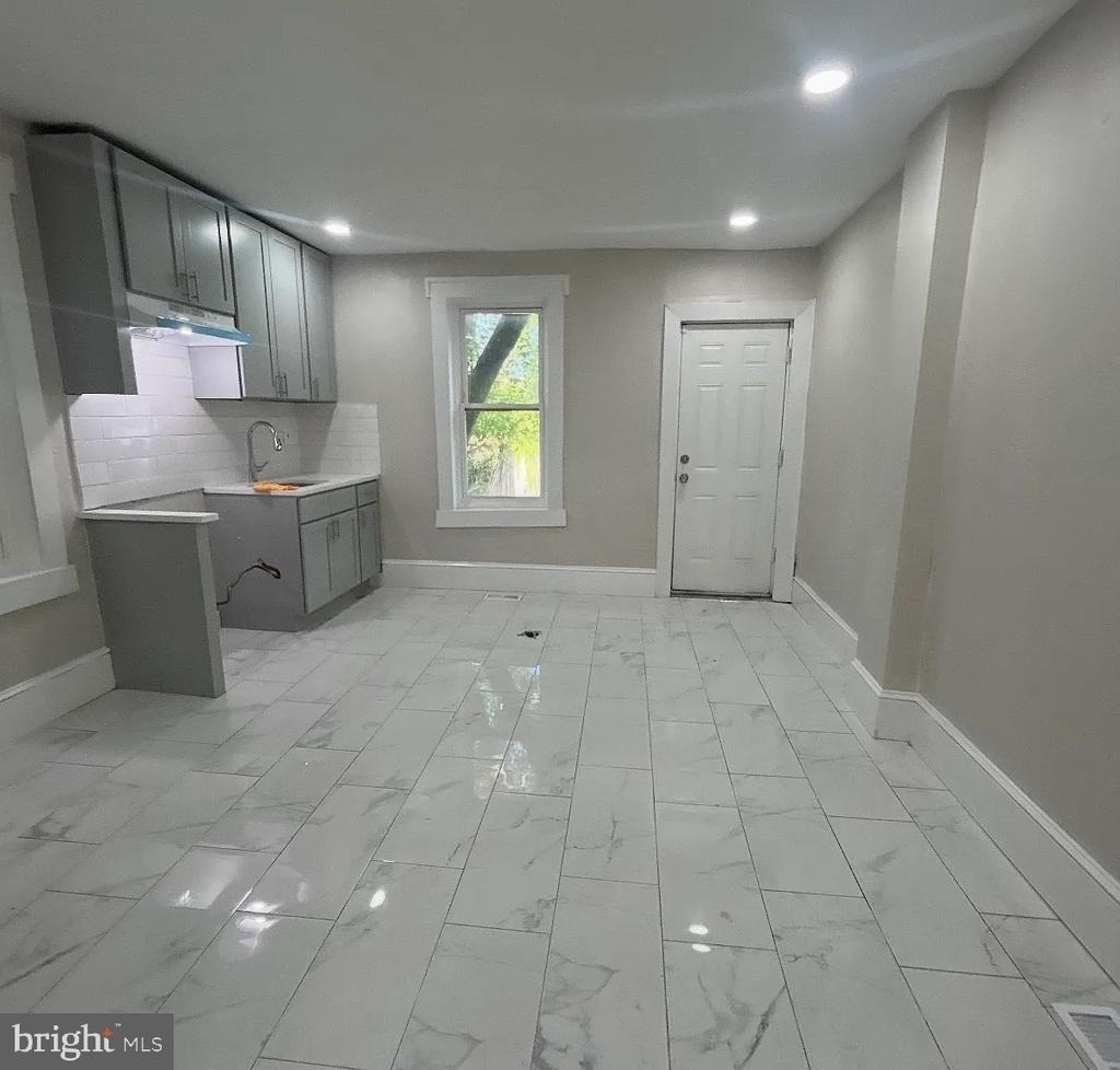 60 Mechanics Avenue - Photo 1