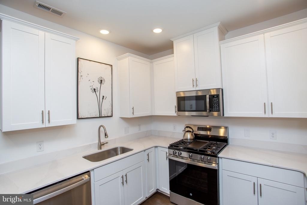 233 Lewis Fisher - Photo 14