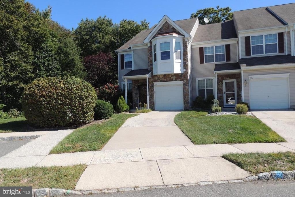 121 Chancellor - Photo 2