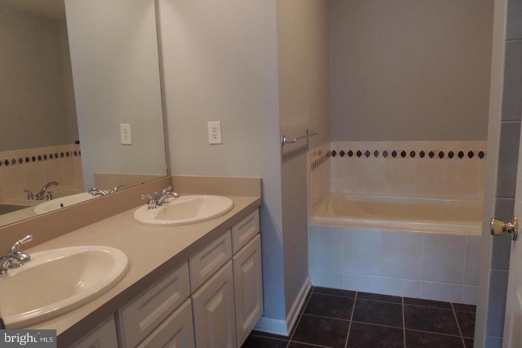 121 Chancellor - Photo 14