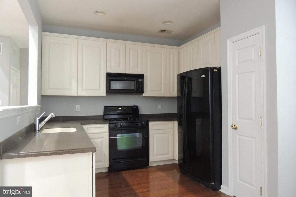 121 Chancellor - Photo 11