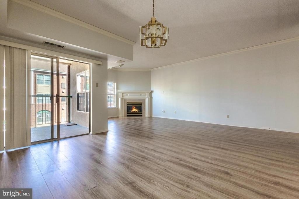 6161 Main St Piazza - Photo 5