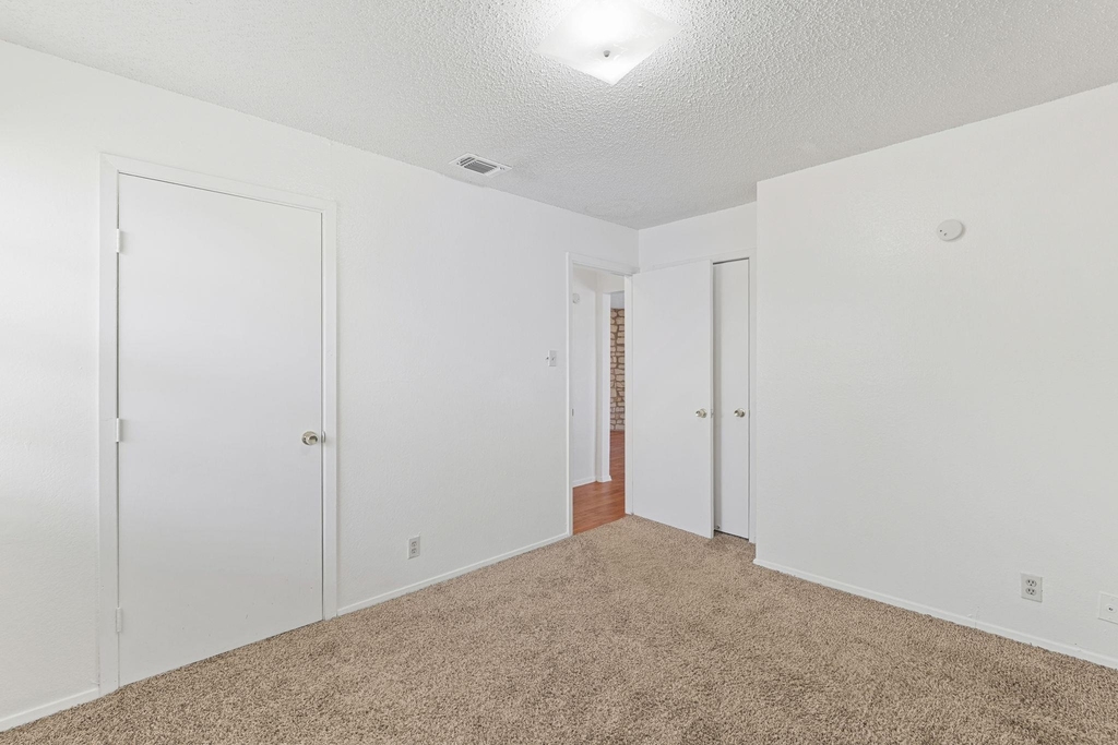 302 Algerita Dr - Photo 18