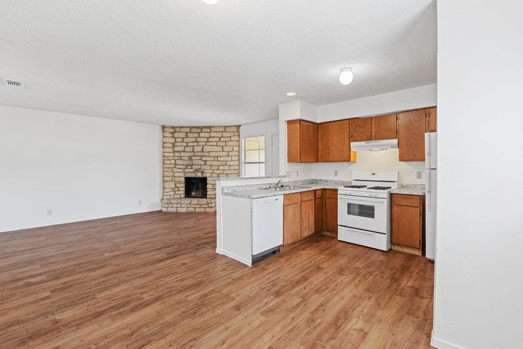 302 Algerita Dr - Photo 10