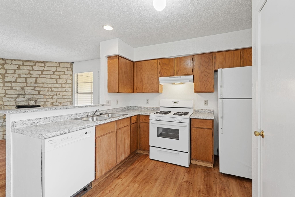 302 Algerita Dr - Photo 11