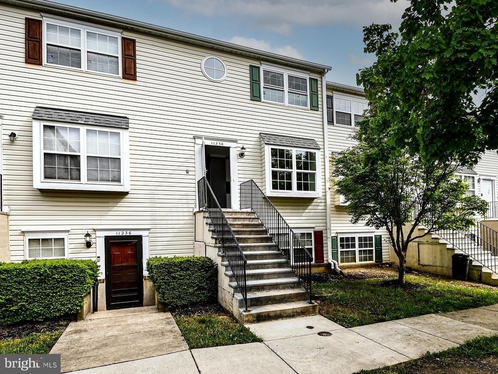 11238 Hannah Way - Photo 0