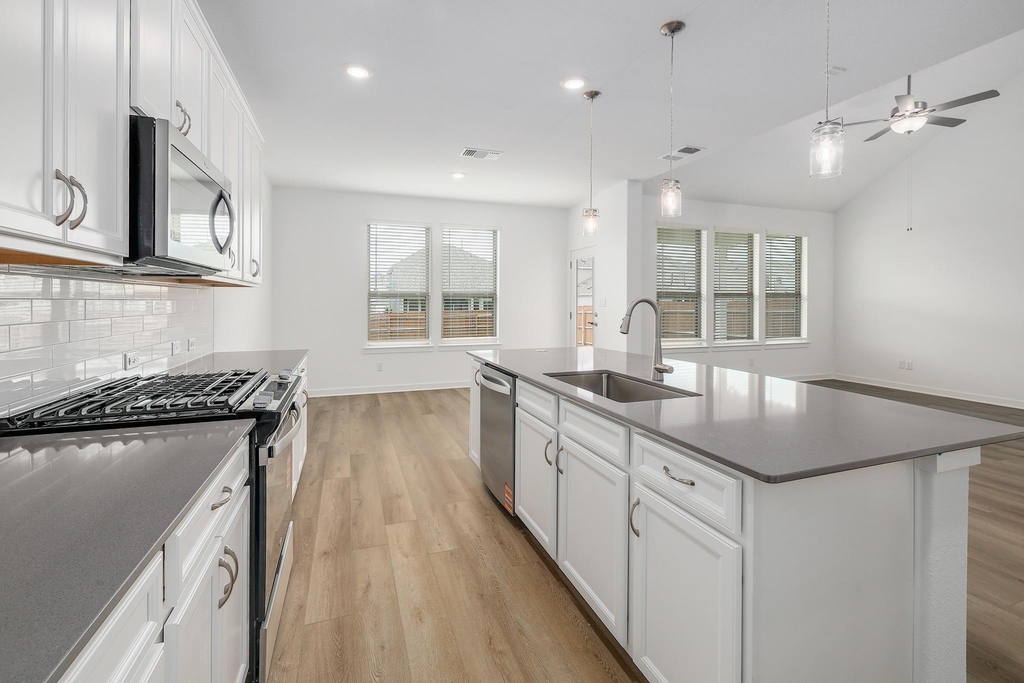 109 Ventura Dr - Photo 12
