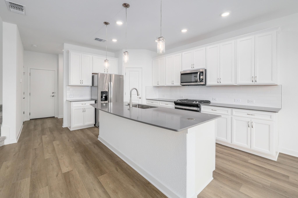 109 Ventura Dr - Photo 9