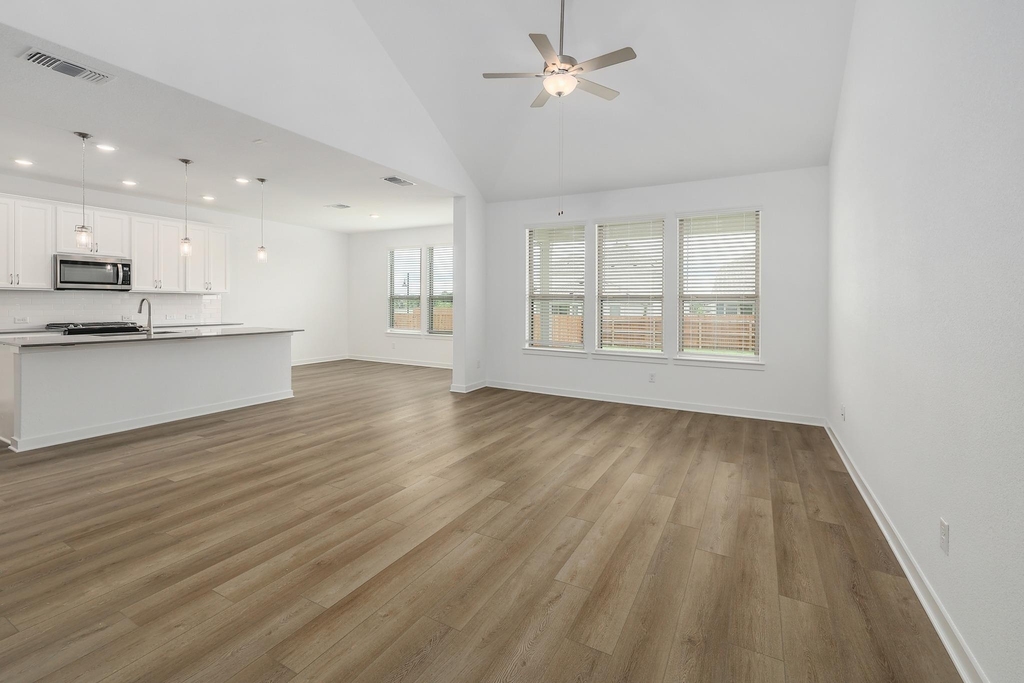 109 Ventura Dr - Photo 2
