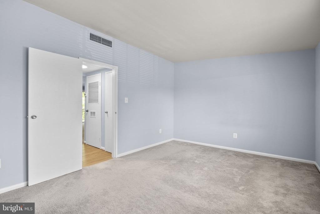 10320 Rockville Pike - Photo 20