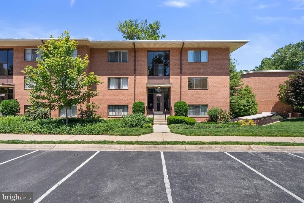 10320 Rockville Pike - Photo 0