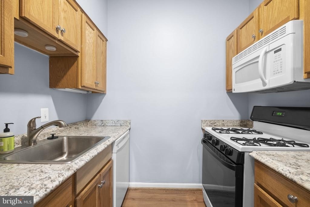 10320 Rockville Pike - Photo 14