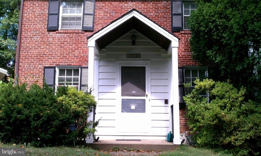 9412 Columbia Boulevard - Photo 0