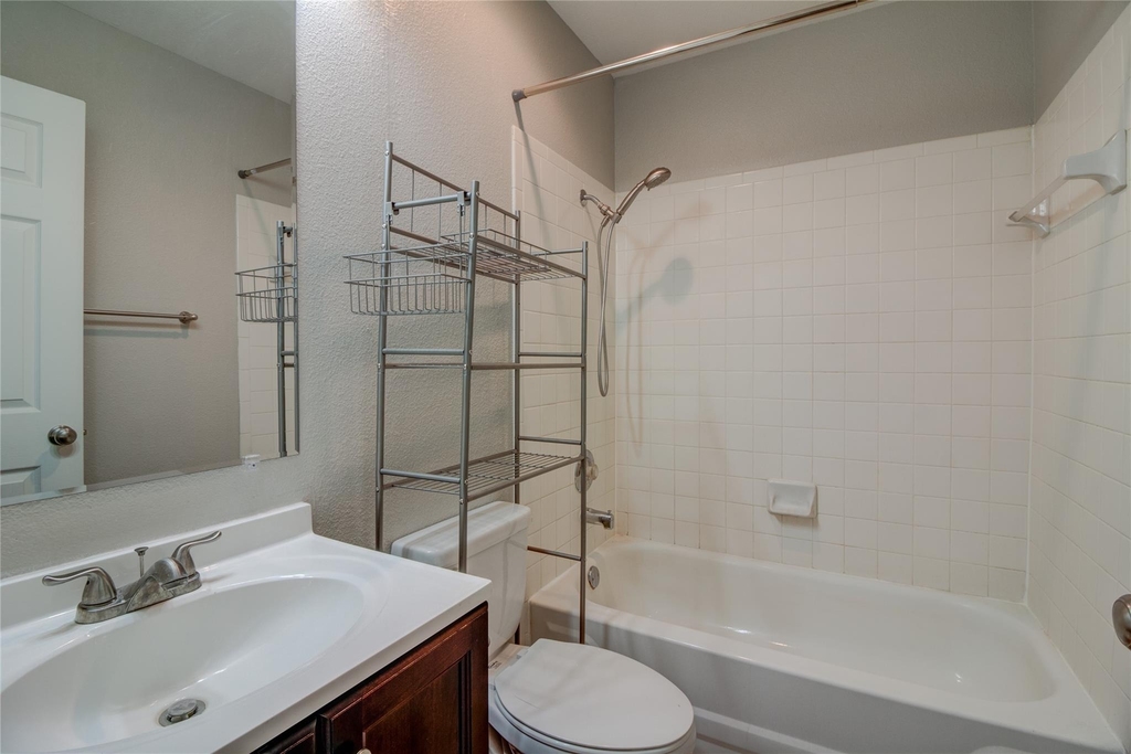 202 S College St - Photo 8
