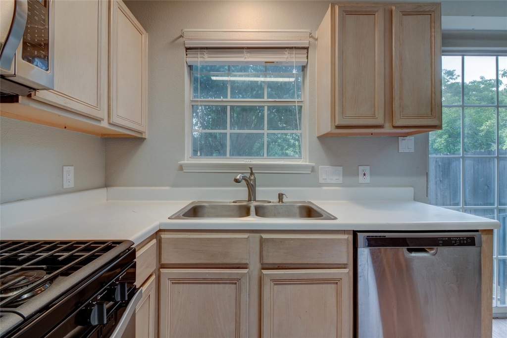 202 S College St - Photo 22