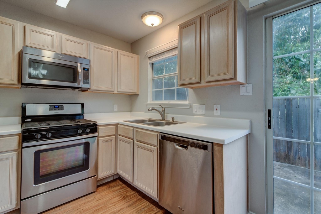 202 S College St - Photo 21